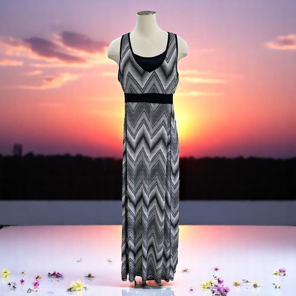 Tek Gear Chevron Maxi Dress Racerback Black White Stretch DryTek Activewear L‎